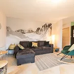 Annecy-pavillon דיון