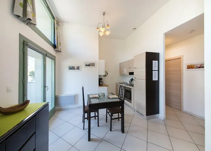 Annecy-pavillon * دْوا